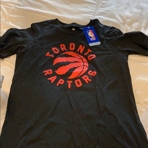 RAPTORS T-SHIRT NWT - Picture 1 of 1
